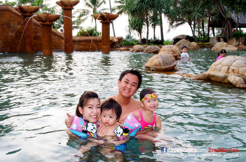 JW Marriott Phuket Resort & Spa, เจดับบลิว แมริออท ภูเก็ต รีสอร์ท แอนด์ สปา, Family Resort, รีสอร์ทสำหรับครอบครัว, โรงแรมสำหรับครอบครัว, Review, รีวิว, pantip, 2 Madames, inint&anant, ครอบครัว, ภูเก็ต, Phuket, เดินทาง, พักผ่อน, ปิดเทอมไปไหนดี, พักที่ไหนดี, Kabuki, คาบูกิ, Tepanyaki, เทปันยากิ, Phuket Secrets, ภูเก็ตซีเคร็ต, หาดไม้ขาว, mai khao beach, Airasia, คิดส์คลับ, Kids Club, Mandara SPA, มันดารา สปา, Marriot Cafe, จินจา เทสต์, Ginja Taste, Out of the Blue Drink 