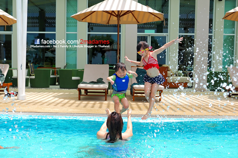 Family Hotel พัทยา, ที่พักสำหรับครอบครัว, พัทยา, Holiday Inn Pattaya, ฮอลิเดย์ อินน์ พัทยา, รีวิว, Review, pantip, สถานที่ท่องเที่ยวแบบครอบครัว, ห้องปลาวาฬ, Family Resort พัทยา, Flow Café, Ocean View Family Suite, Kids Suite, Executive Club, Holiday Inn ตึกใหม่,  Café G, East Coast Kitchen, ฮาวาน่า บาร์, เทอราซโซ่, ที่พัก พัทยา, โรงแรม พัทยา, พักที่ไหนดี พัทยา, Tea Tree Spa