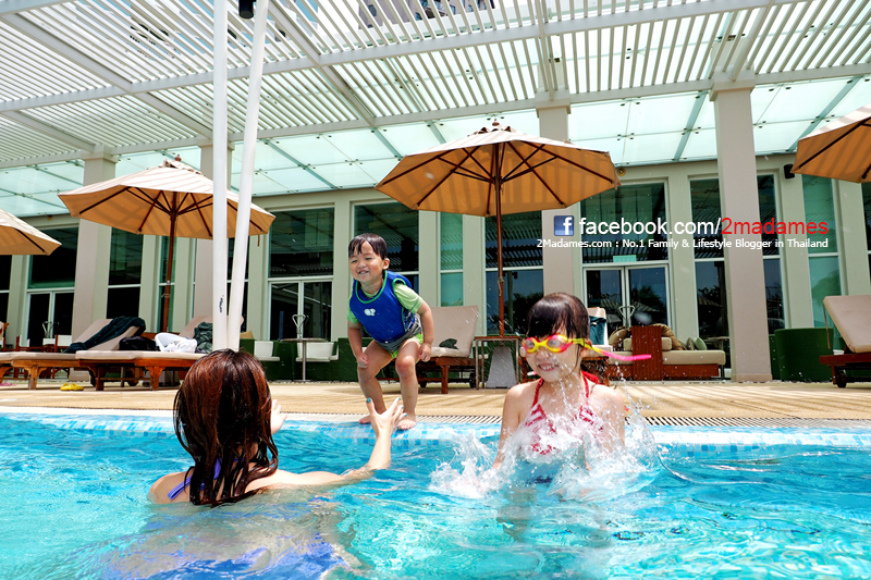Family Hotel พัทยา, ที่พักสำหรับครอบครัว, พัทยา, Holiday Inn Pattaya, ฮอลิเดย์ อินน์ พัทยา, รีวิว, Review, pantip, สถานที่ท่องเที่ยวแบบครอบครัว, ห้องปลาวาฬ, Family Resort พัทยา, Flow Café, Ocean View Family Suite, Kids Suite, Executive Club, Holiday Inn ตึกใหม่,  Café G, East Coast Kitchen, ฮาวาน่า บาร์, เทอราซโซ่, ที่พัก พัทยา, โรงแรม พัทยา, พักที่ไหนดี พัทยา, Tea Tree Spa