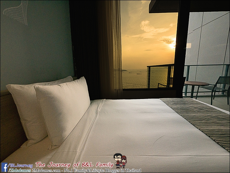 Holiday Inn Pattaya - deluxe ocean view room - bljourney - (1)