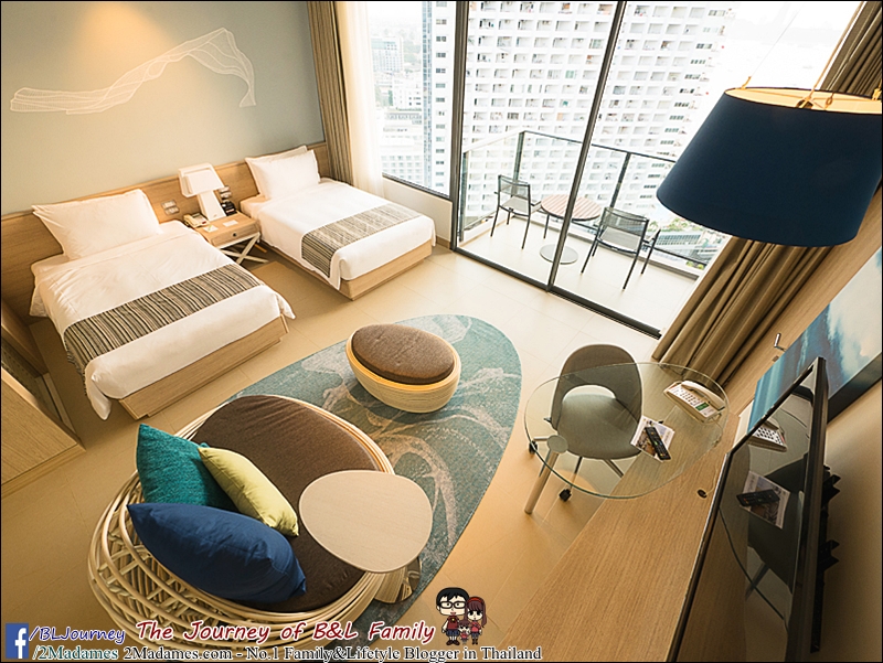 Holiday Inn Pattaya - deluxe ocean view room - bljourney - (13)