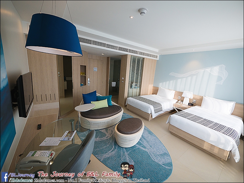 Holiday Inn Pattaya - deluxe ocean view room - bljourney - (2)