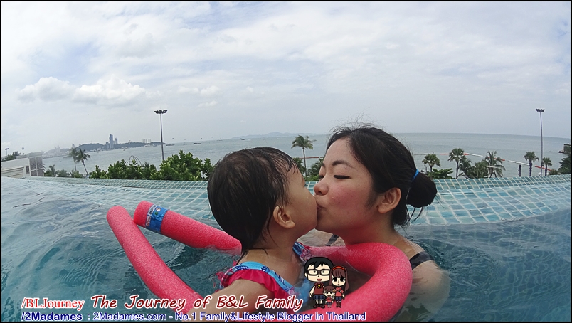 Holiday Inn Pattaya - pool - BLJourney (13)
