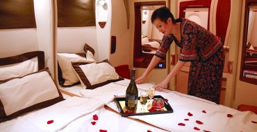 First Class, ห้องโดยสารชั้นหนึ่ง, โรงแรมบินได้, รีวิวสายการบิน, Singapore Airlines, Etihad Airways, Air France, Asiana Airlines, Qantas Airlines, Emirates, All Nippon Airways, ANA, รีวิว, review, pantip, luxury airlines