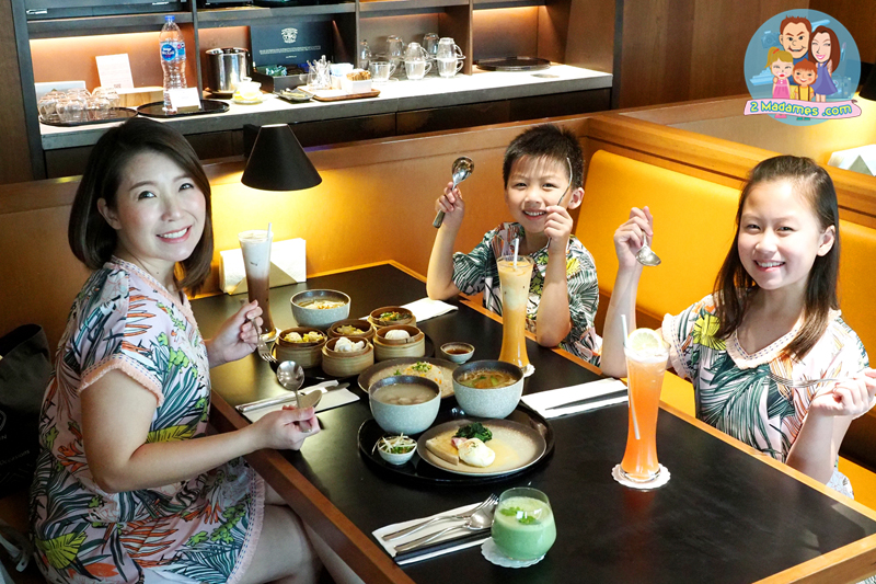 เที่ยวฮอกไกโด,ฮ่องกง,ซัปโปโร,โอตารุ,Kiroro Resort,รีวิว,pantip,ทุ่งดอกไม้,ห้องรับรอง Cathay Pacific,Regal Airport Hotel,Citygate Outlets,The Stay Sapporo,Ganso Sapporo Ramen Street,Le TAO,Ishiya Chocolate Factory,Yakiniku Jin,Satoland,Farm Tomita,Shikisai No Oka,Hill of Buddha,Sapporo Prince Hotel,Tanukikoji Shopping Street,Maruyama Zoo,Akachan Honpo