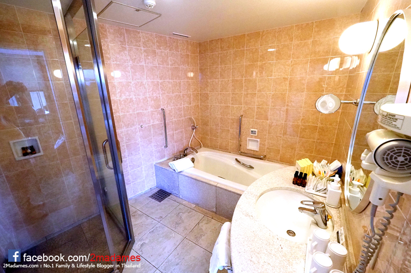 เที่ยวฮอกไกโด,ฮ่องกง,ซัปโปโร,โอตารุ,Kiroro Resort,รีวิว,pantip,ทุ่งดอกไม้,ห้องรับรอง Cathay Pacific,Regal Airport Hotel,Citygate Outlets,The Stay Sapporo,Ganso Sapporo Ramen Street,Le TAO,Ishiya Chocolate Factory,Yakiniku Jin,Satoland,Farm Tomita,Shikisai No Oka,Hill of Buddha,Sapporo Prince Hotel,Tanukikoji Shopping Street,Maruyama Zoo,Akachan Honpo