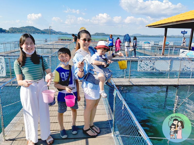 เที่ยวจันทบุรี,ที่กิน,โรงแรมชานบุรี,Chaanburi Boutique Resort,รีวิว,pantip,ร้านพริก,Pool access,อาหารเช้า,Sky View Cafe,ส้มตําเจ๊ลักษณ์,อ่าวคุ้งกระเบน,aquarium,ให้อาหารฉลาม,จุดชมวิวนางพญา,เจดีย์กลางน้ำ,ก๋วยเตี๋ยวท่าใหม่,ก๋วยเตี๋ยวบ้านบึง