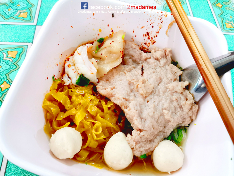 เที่ยวจันทบุรี,ที่กิน,โรงแรมชานบุรี,Chaanburi Boutique Resort,รีวิว,pantip,ร้านพริก,Pool access,อาหารเช้า,Sky View Cafe,ส้มตําเจ๊ลักษณ์,อ่าวคุ้งกระเบน,aquarium,ให้อาหารฉลาม,จุดชมวิวนางพญา,เจดีย์กลางน้ำ,ก๋วยเตี๋ยวท่าใหม่,ก๋วยเตี๋ยวบ้านบึง