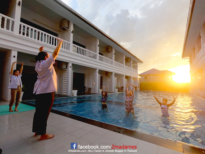 เที่ยวจันทบุรี,ที่กิน,โรงแรมชานบุรี,Chaanburi Boutique Resort,รีวิว,pantip,ร้านพริก,Pool access,อาหารเช้า,Sky View Cafe,ส้มตําเจ๊ลักษณ์,อ่าวคุ้งกระเบน,aquarium,ให้อาหารฉลาม,จุดชมวิวนางพญา,เจดีย์กลางน้ำ,ก๋วยเตี๋ยวท่าใหม่,ก๋วยเตี๋ยวบ้านบึง