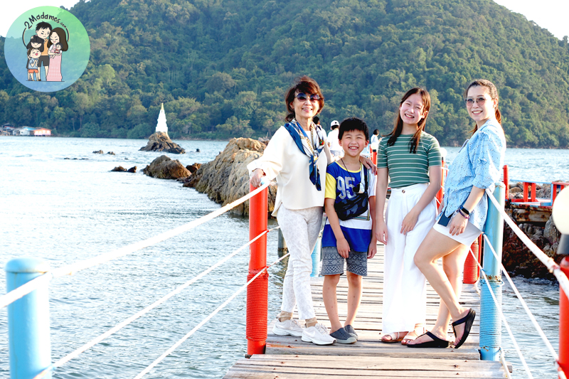 เที่ยวจันทบุรี,ที่กิน,โรงแรมชานบุรี,Chaanburi Boutique Resort,รีวิว,pantip,ร้านพริก,Pool access,อาหารเช้า,Sky View Cafe,ส้มตําเจ๊ลักษณ์,อ่าวคุ้งกระเบน,aquarium,ให้อาหารฉลาม,จุดชมวิวนางพญา,เจดีย์กลางน้ำ,ก๋วยเตี๋ยวท่าใหม่,ก๋วยเตี๋ยวบ้านบึง