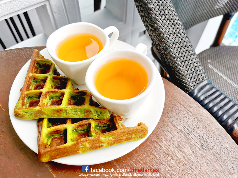 เที่ยวจันทบุรี,ที่กิน,โรงแรมชานบุรี,Chaanburi Boutique Resort,รีวิว,pantip,ร้านพริก,Pool access,อาหารเช้า,Sky View Cafe,ส้มตําเจ๊ลักษณ์,อ่าวคุ้งกระเบน,aquarium,ให้อาหารฉลาม,จุดชมวิวนางพญา,เจดีย์กลางน้ำ,ก๋วยเตี๋ยวท่าใหม่,ก๋วยเตี๋ยวบ้านบึง