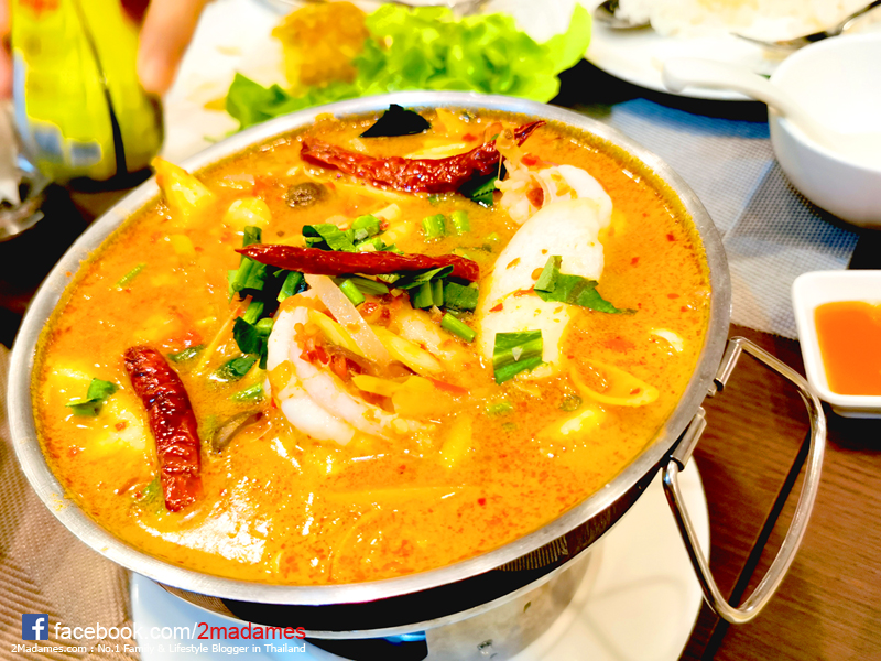 เที่ยวจันทบุรี,ที่กิน,โรงแรมชานบุรี,Chaanburi Boutique Resort,รีวิว,pantip,ร้านพริก,Pool access,อาหารเช้า,Sky View Cafe,ส้มตําเจ๊ลักษณ์,อ่าวคุ้งกระเบน,aquarium,ให้อาหารฉลาม,จุดชมวิวนางพญา,เจดีย์กลางน้ำ,ก๋วยเตี๋ยวท่าใหม่,ก๋วยเตี๋ยวบ้านบึง