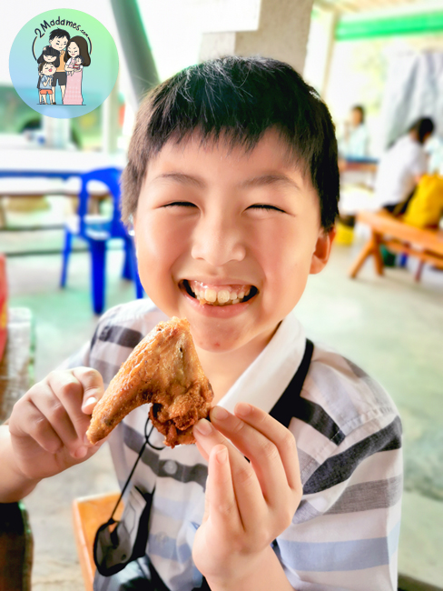 เที่ยวจันทบุรี,ที่กิน,โรงแรมชานบุรี,Chaanburi Boutique Resort,รีวิว,pantip,ร้านพริก,Pool access,อาหารเช้า,Sky View Cafe,ส้มตําเจ๊ลักษณ์,อ่าวคุ้งกระเบน,aquarium,ให้อาหารฉลาม,จุดชมวิวนางพญา,เจดีย์กลางน้ำ,ก๋วยเตี๋ยวท่าใหม่,ก๋วยเตี๋ยวบ้านบึง